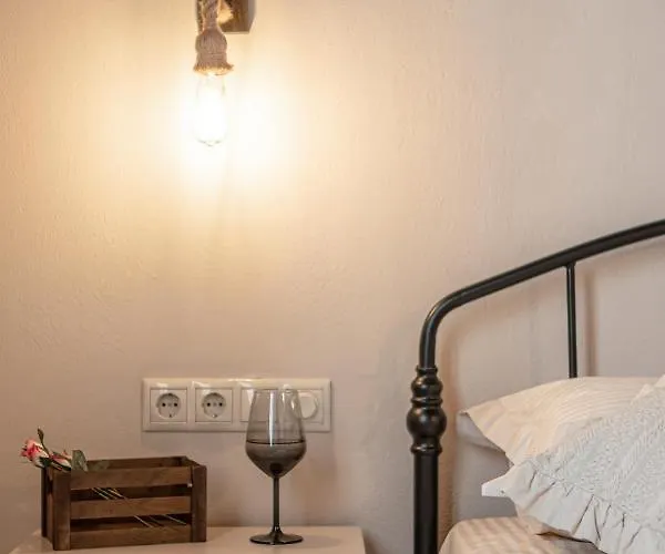 Domus Castrum Apartament Naxos City